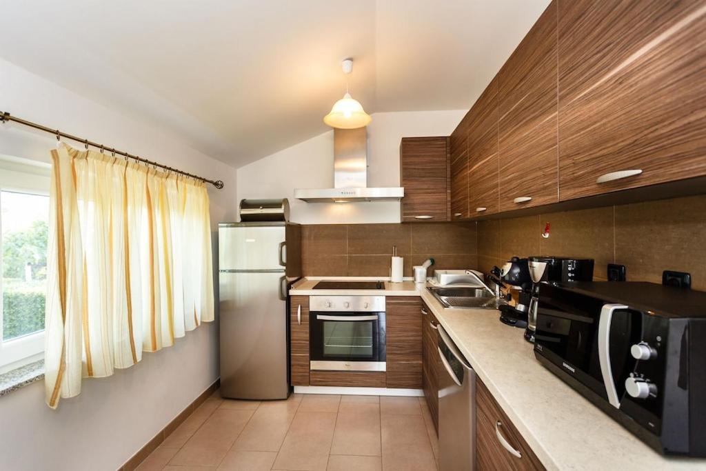 Premium Apartment Near Center And Beach With Parking 克尔克 外观 照片