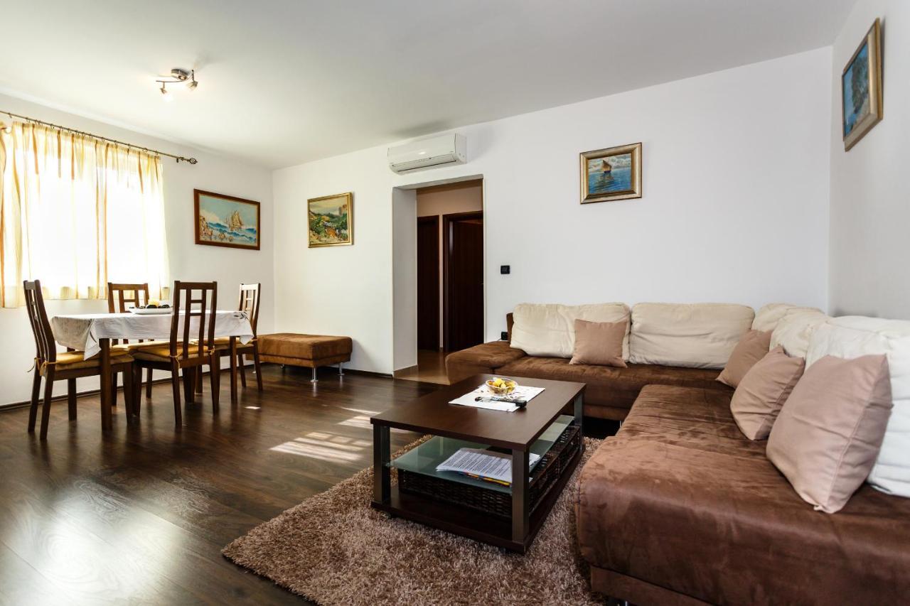 Premium Apartment Near Center And Beach With Parking 克尔克 外观 照片