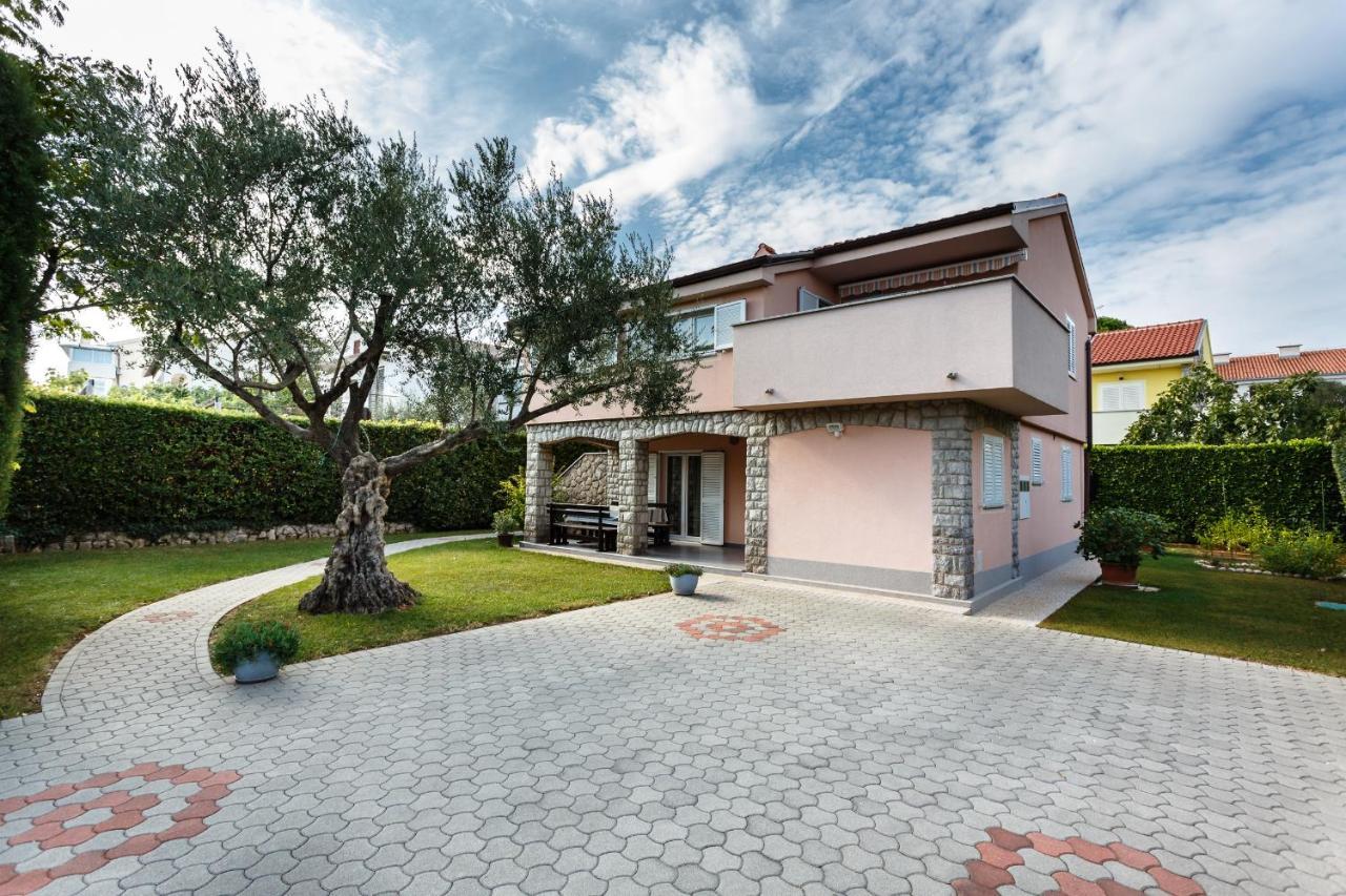 Premium Apartment Near Center And Beach With Parking 克尔克 外观 照片